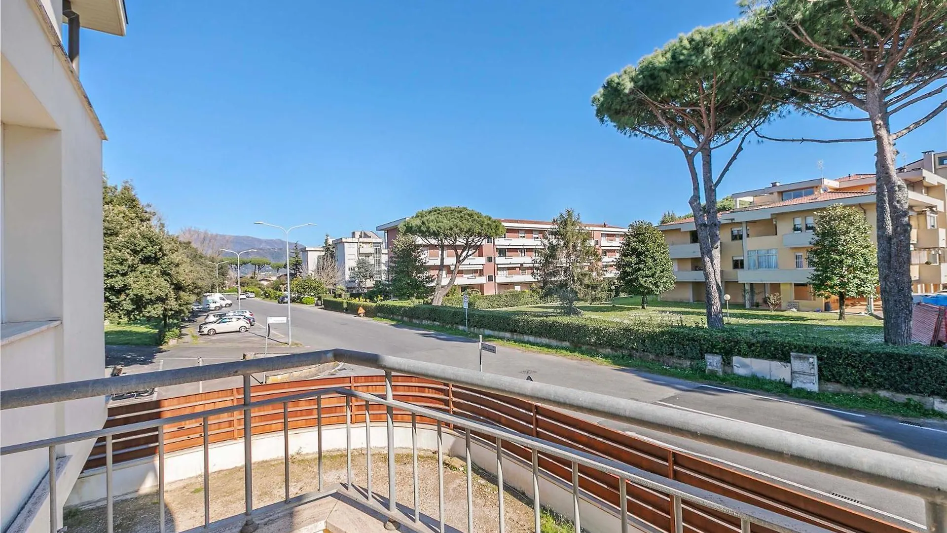 Tintoretto Apartments - Happy Rentals Lido di Camaiore Italy