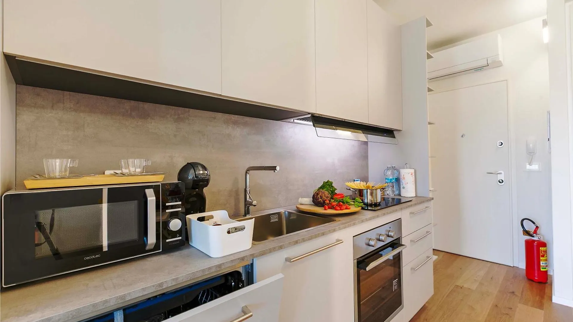 Tintoretto Apartments - Happy Rentals Lido di Camaiore 0*,  Italy