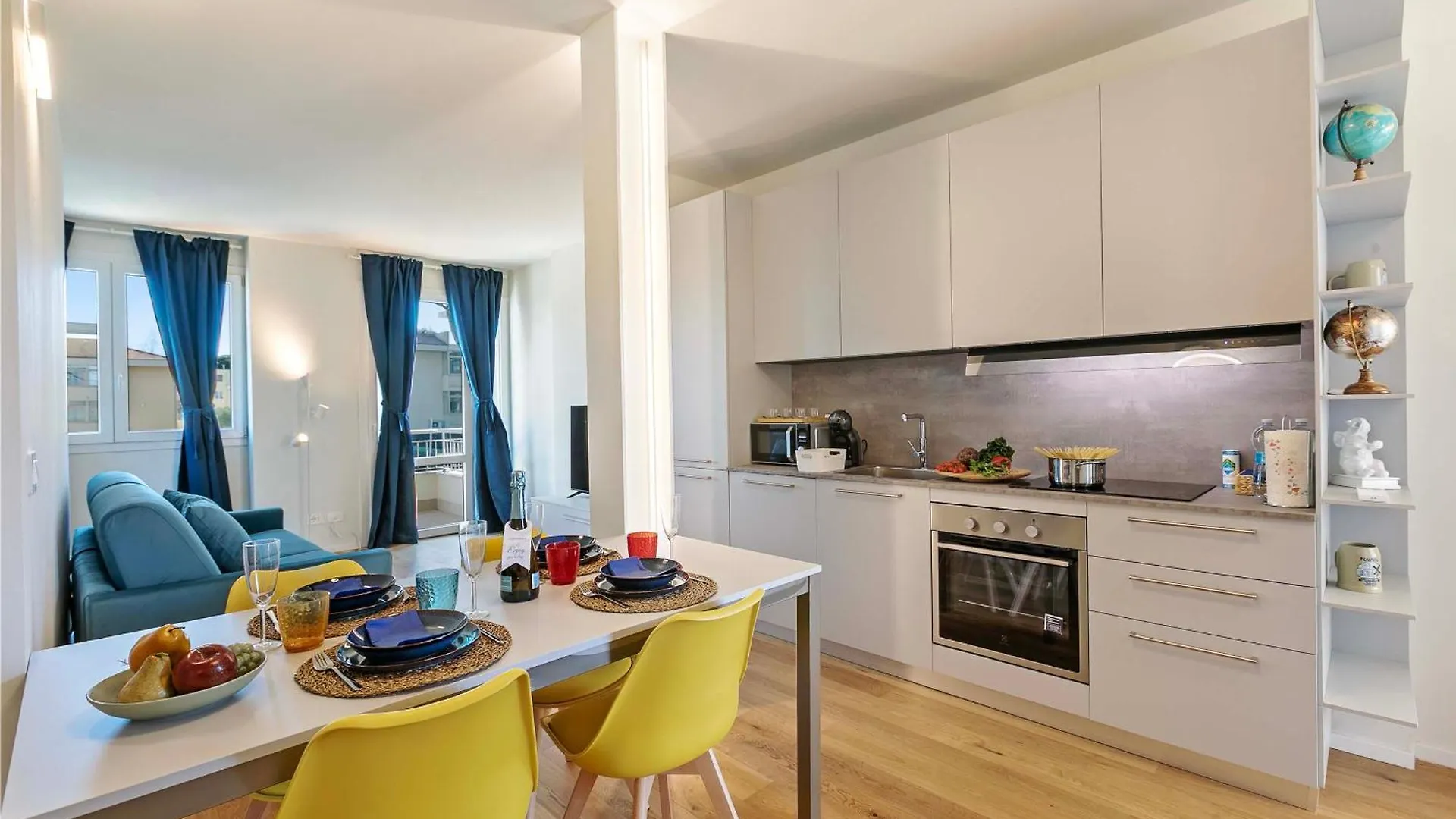 Tintoretto Apartments - Happy Rentals Lido di Camaiore Italy