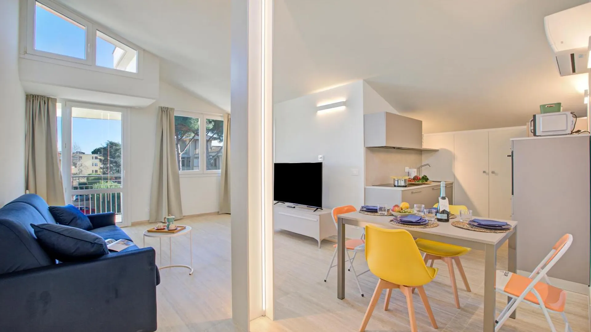 Tintoretto Apartments - Happy Rentals Lido di Camaiore Italy