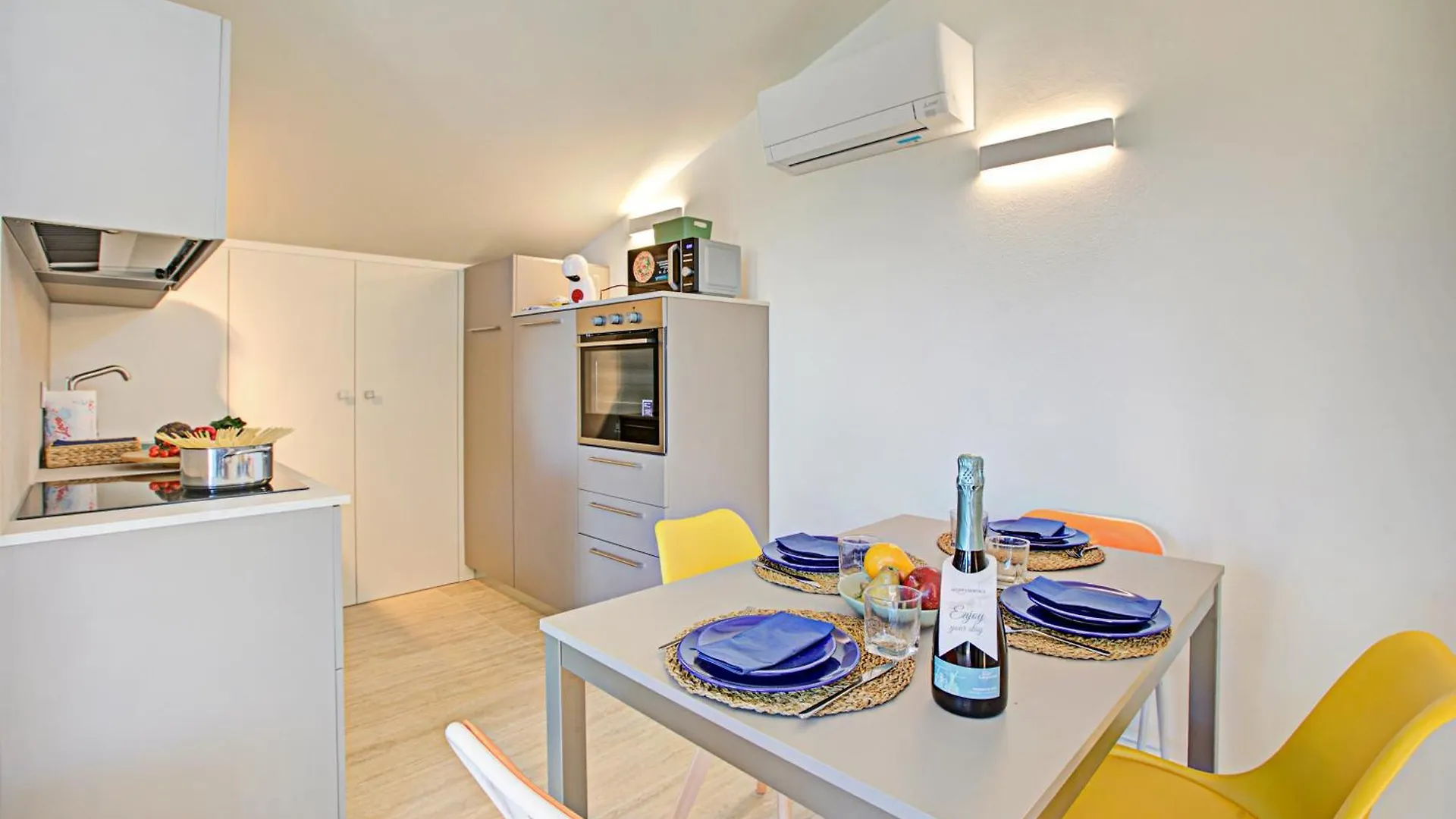 Tintoretto Apartments - Happy Rentals Lido di Camaiore 0*,  Italy