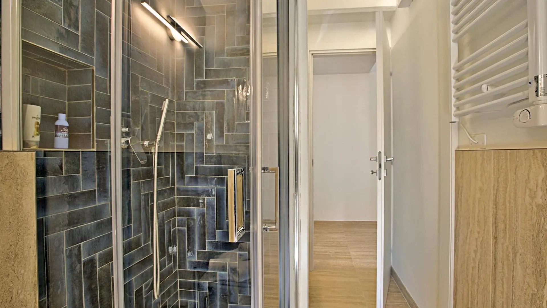 Tintoretto Apartments - Happy Rentals Lido di Camaiore Italy