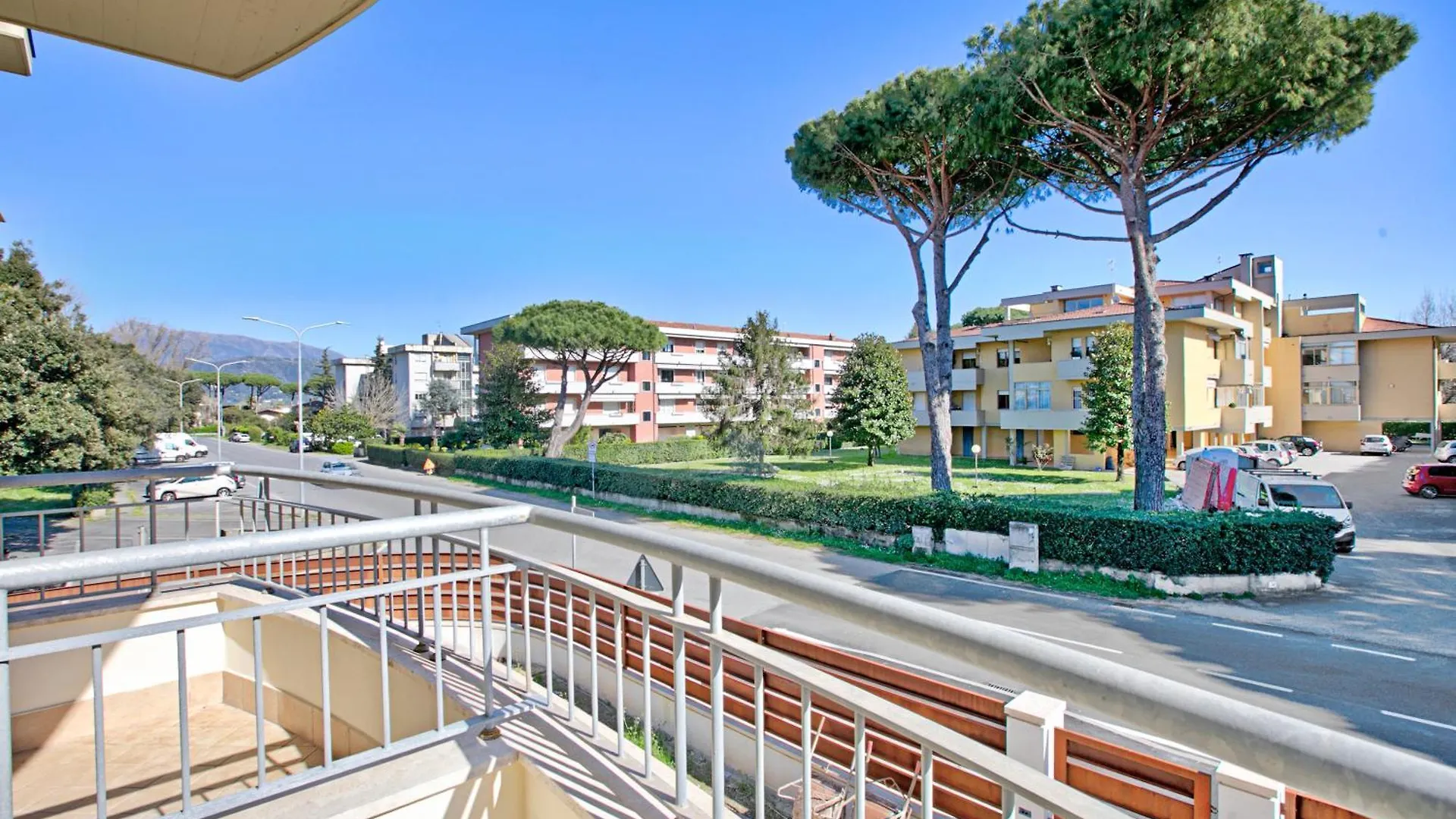 Tintoretto Apartments - Happy Rentals Lido di Camaiore Italy