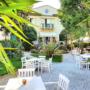 Club I Pini - Residenza D'epoca In Versilia Hotel